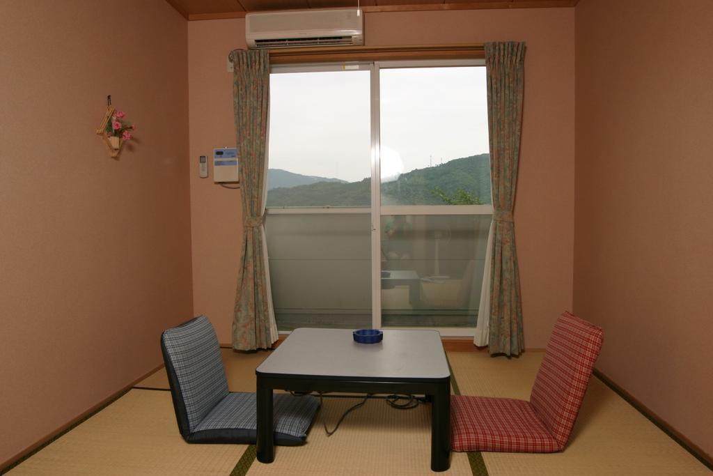 Hakuchiso Hotel Miyoshi  Exterior foto